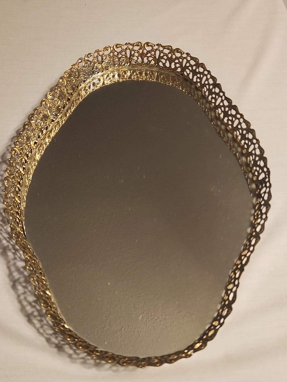 Hollywood Vintage Mirrored Vanity Tray Gold-toned Filagree Lace Border Felt Back